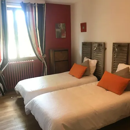 Le Mesnil فندق مبيت وإفطار